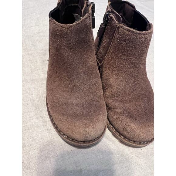 Brown UGG Suede Leather Chelsea Boots For Kids Size 9 - Picture 3 of 9